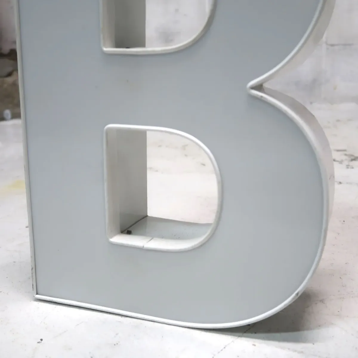 ビンテージ レターサイン B