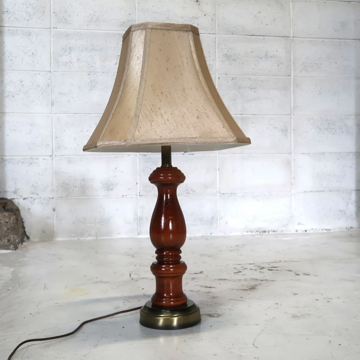 アンティーク モダンデザイン テーブルランプ