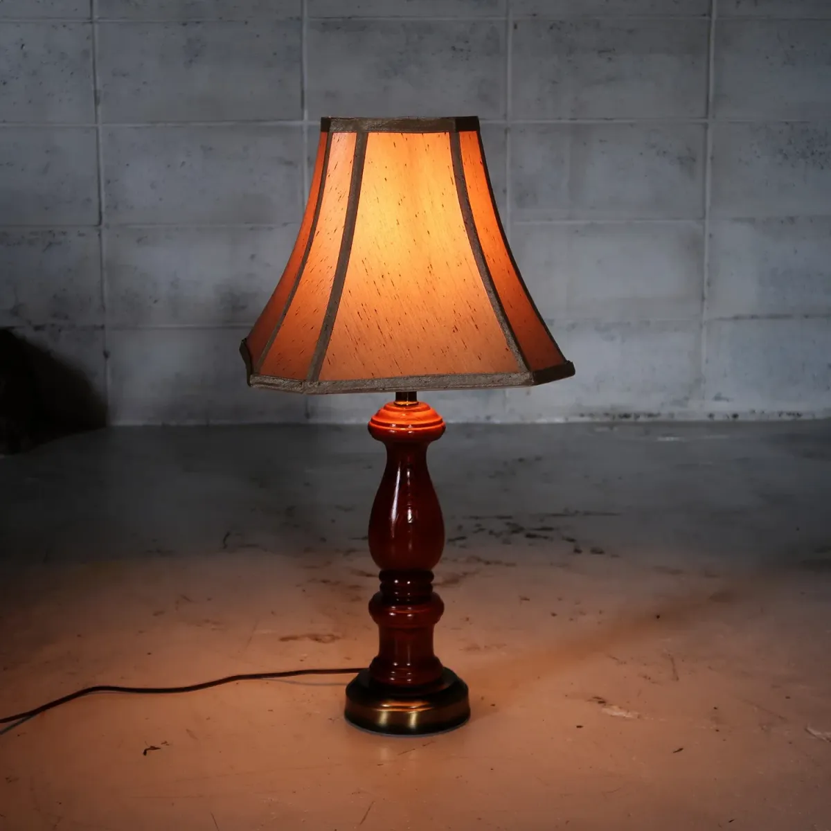 アンティーク モダンデザイン テーブルランプ