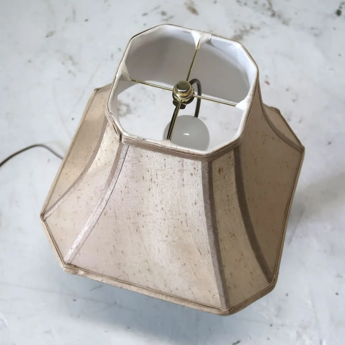 アンティーク モダンデザイン テーブルランプ