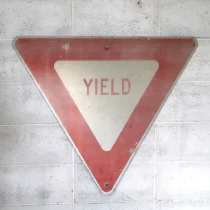 YIELD ビンテージ ロードサイン