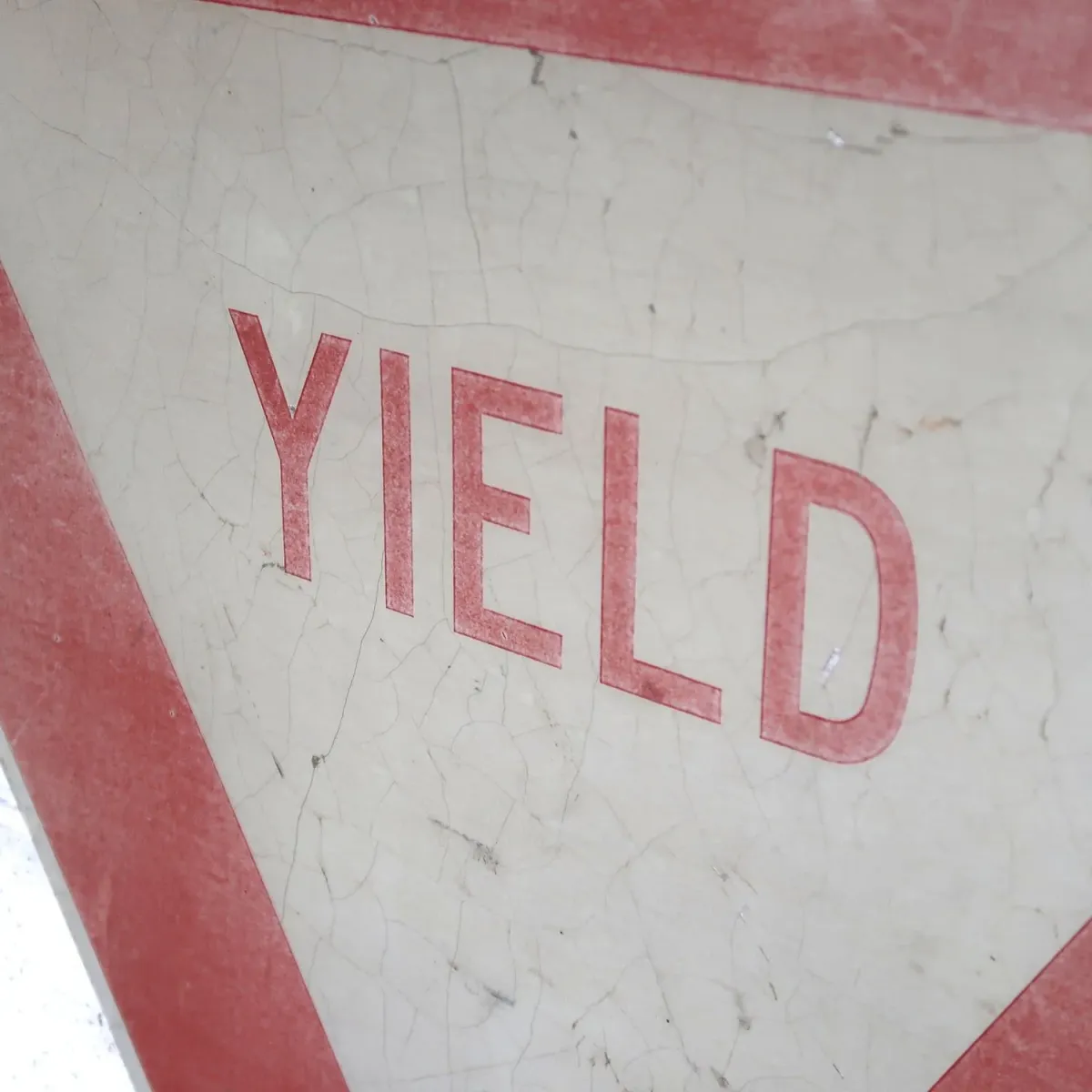 YIELD ビンテージ ロードサイン