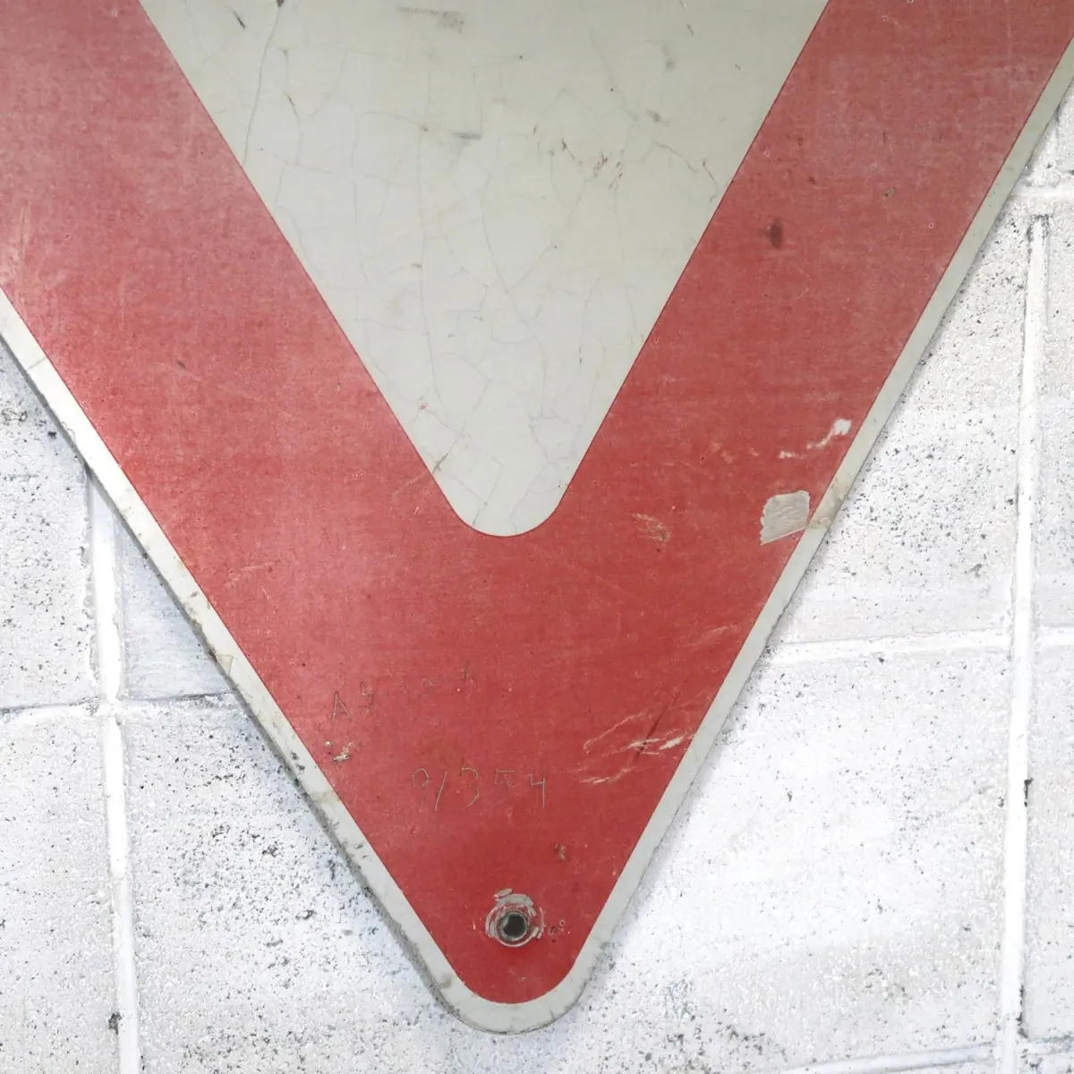 YIELD ビンテージ ロードサイン