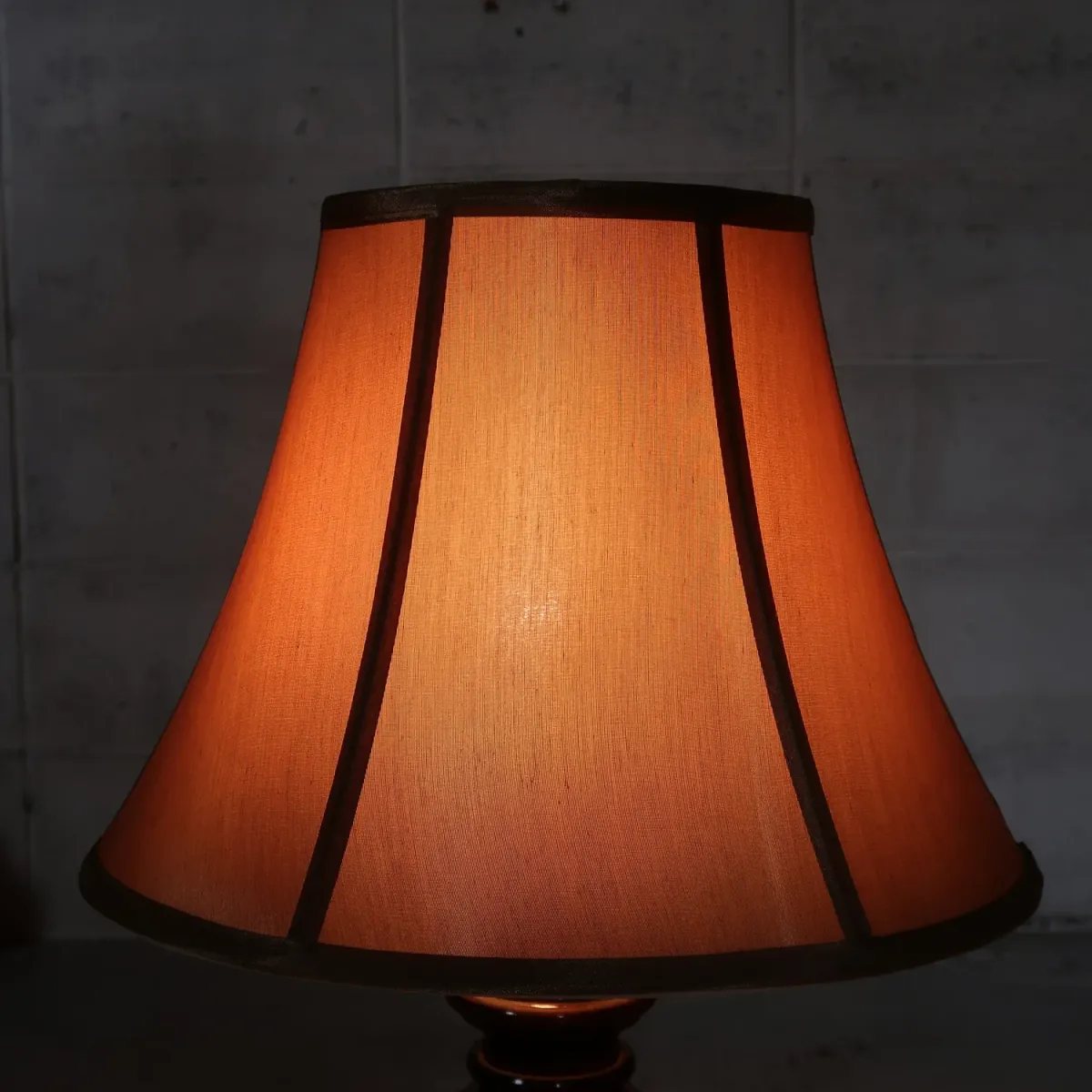 アンティーク モダンデザイン テーブルランプ