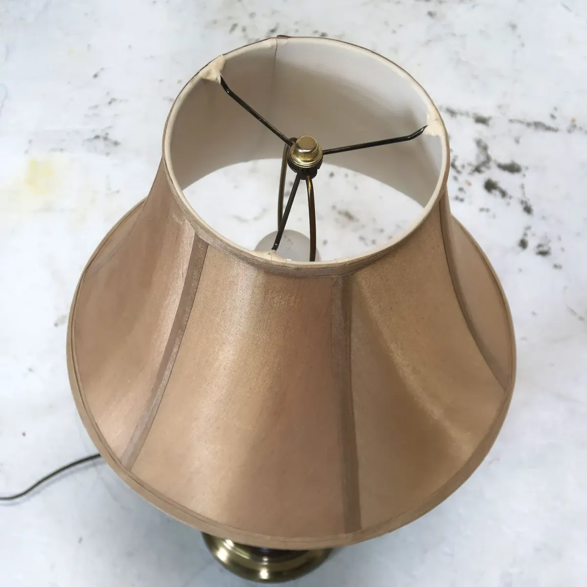 アンティーク モダンデザイン テーブルランプ