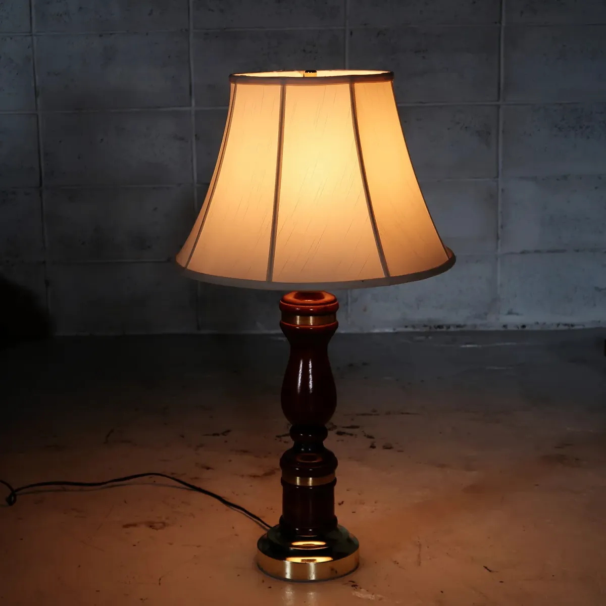 アンティーク モダンデザイン テーブルランプ