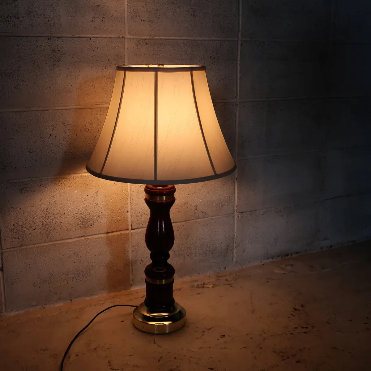 アンティーク モダンデザイン テーブルランプ