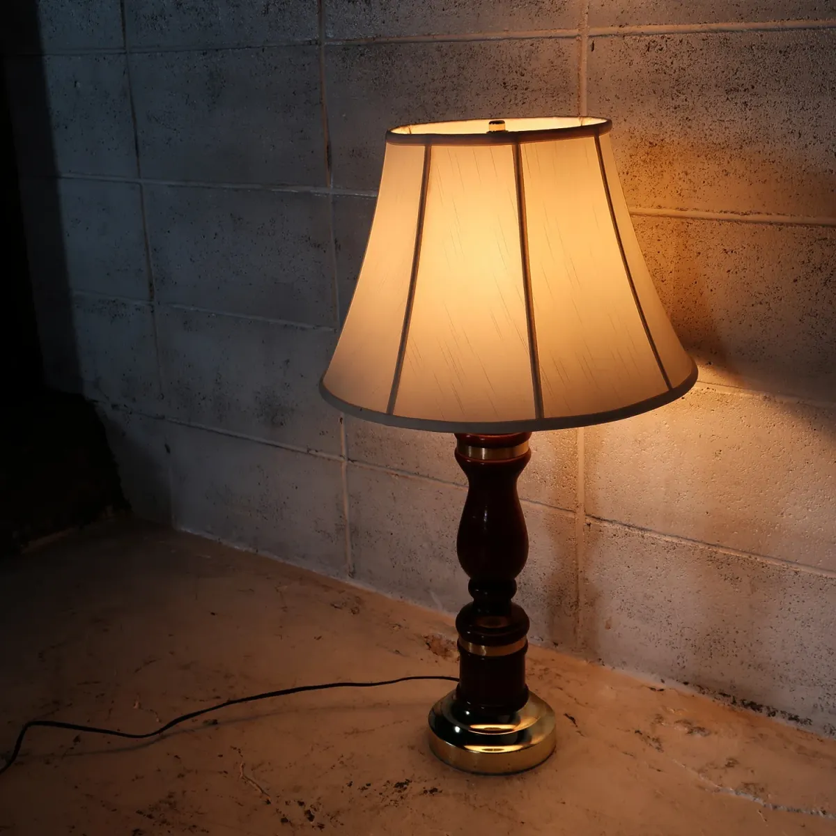 アンティーク モダンデザイン テーブルランプ