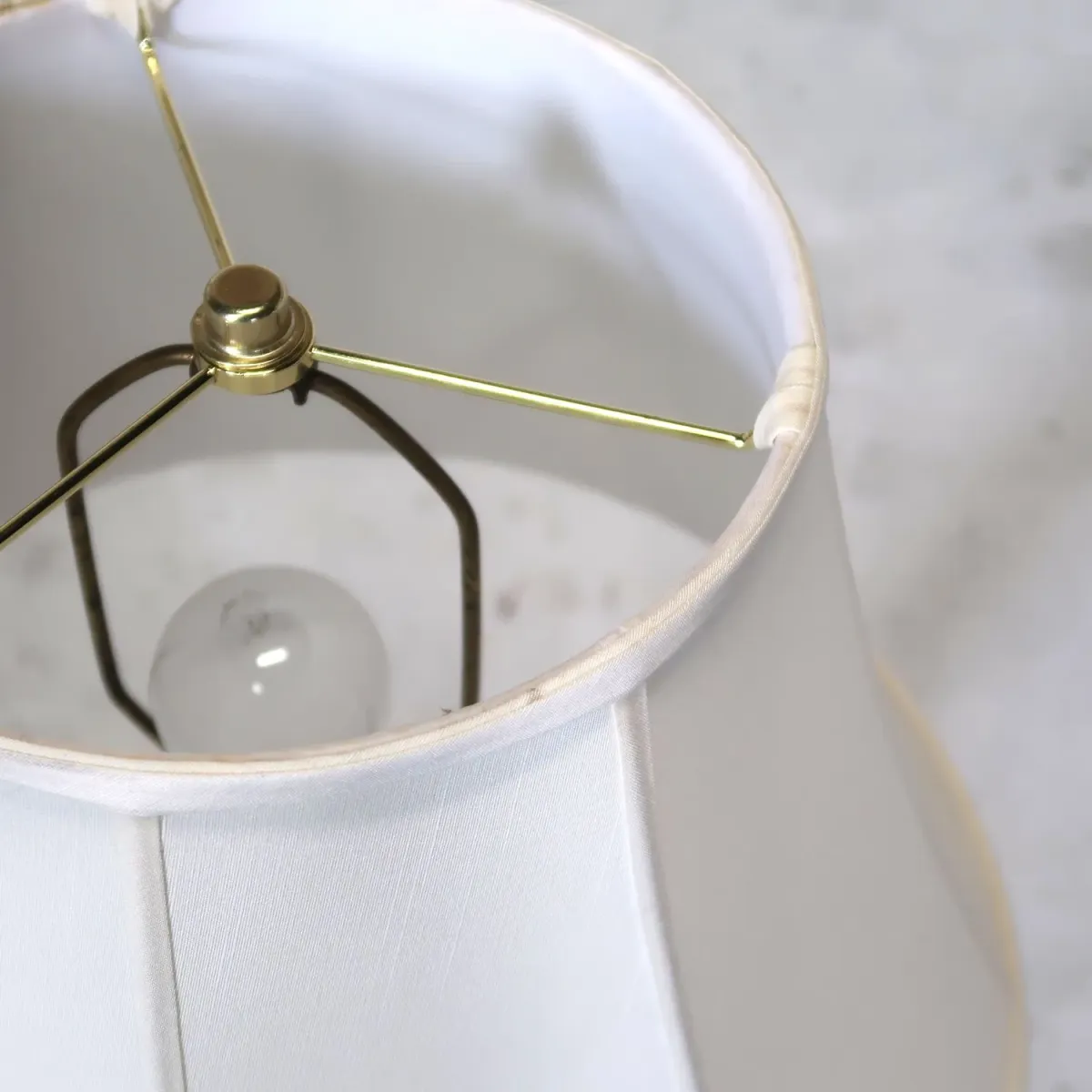 アンティーク モダンデザイン テーブルランプ