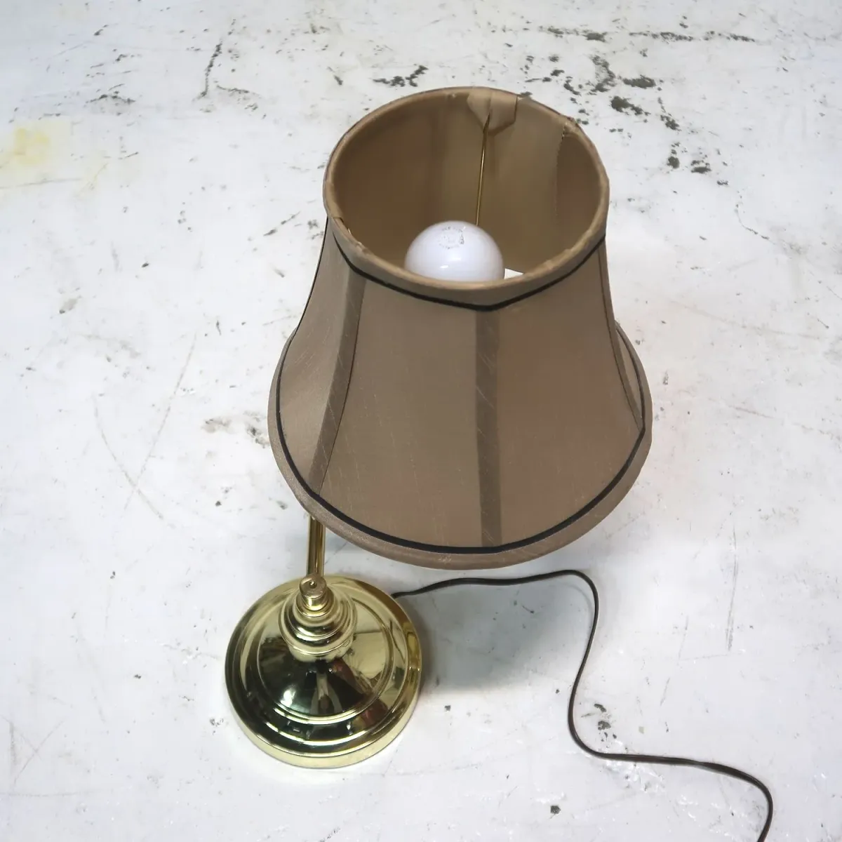 ゴールドメタル テーブルランプ