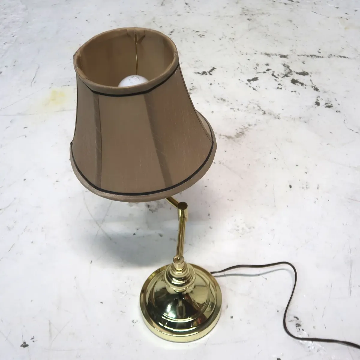 ゴールドメタル テーブルランプ