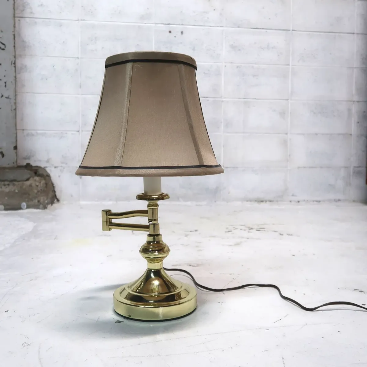 ゴールドメタル テーブルランプ