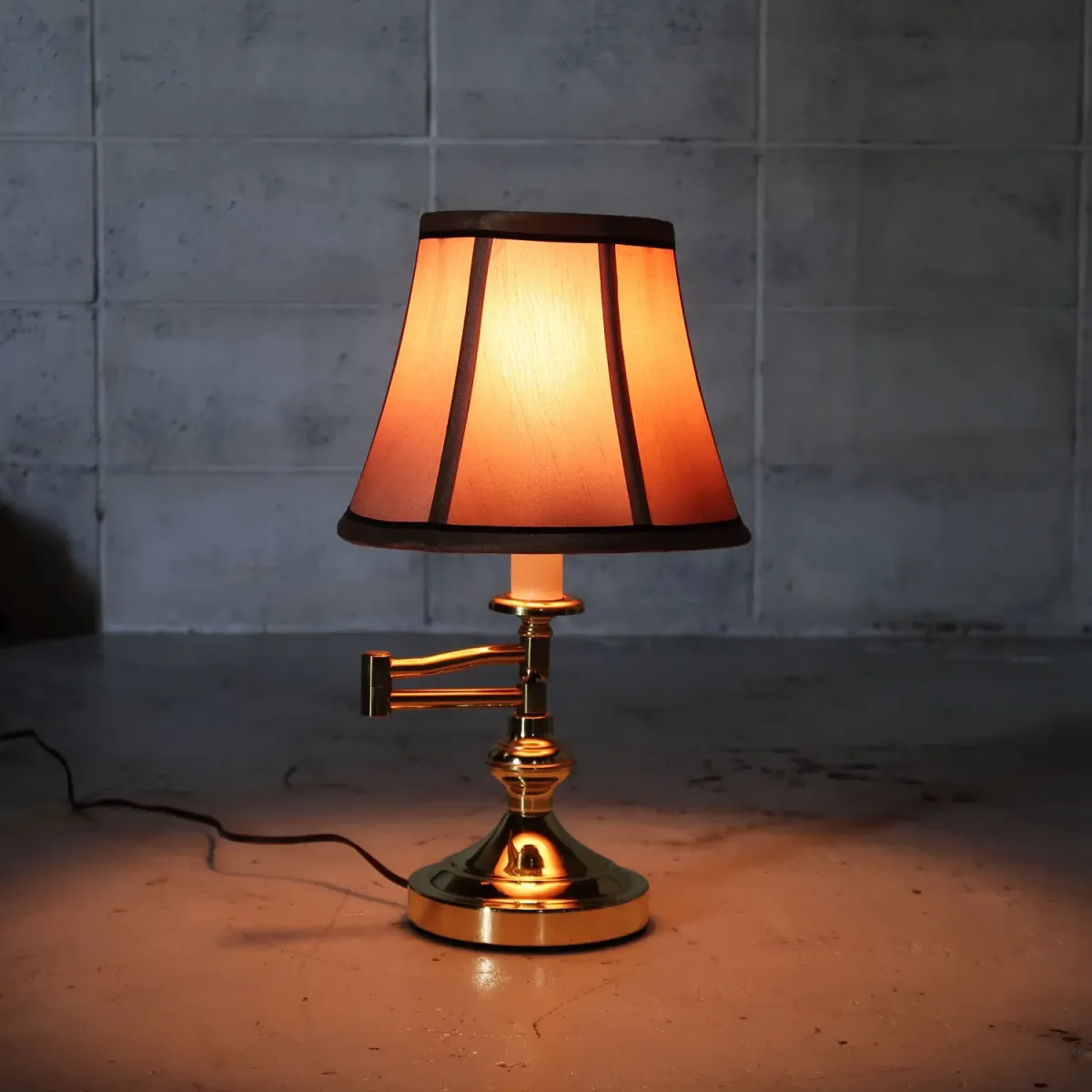 ゴールドメタル テーブルランプ