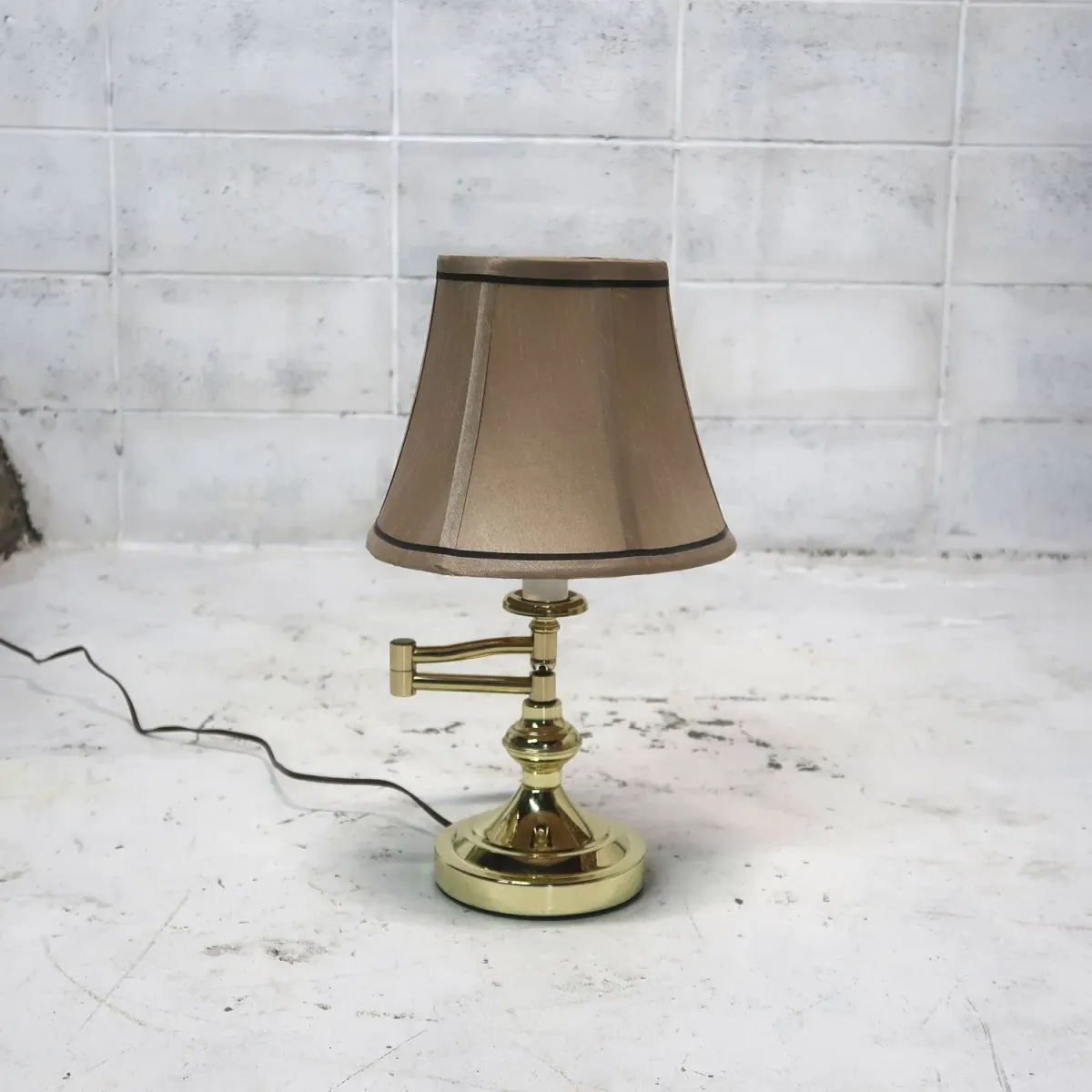 ゴールドメタル テーブルランプ