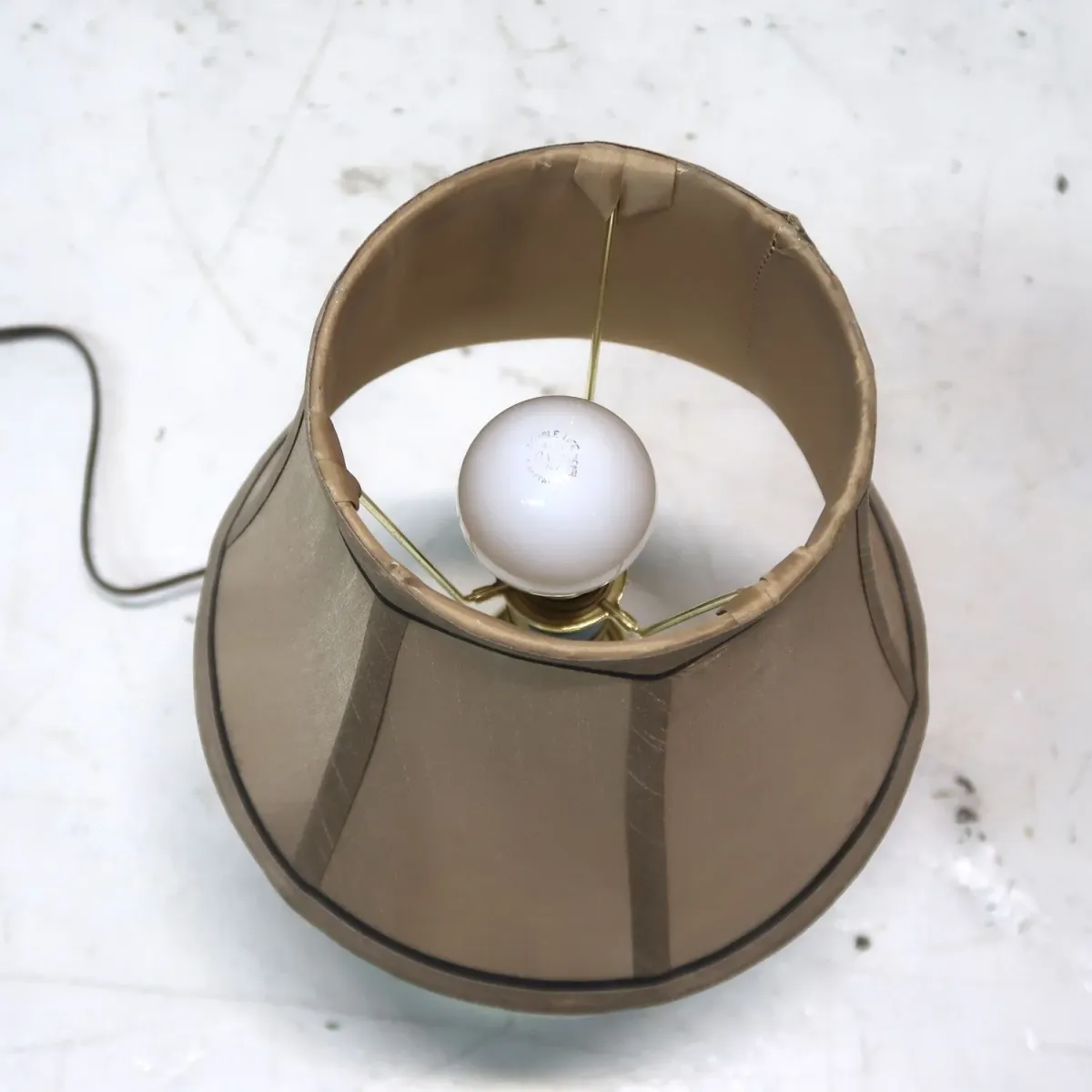 ゴールドメタル テーブルランプ