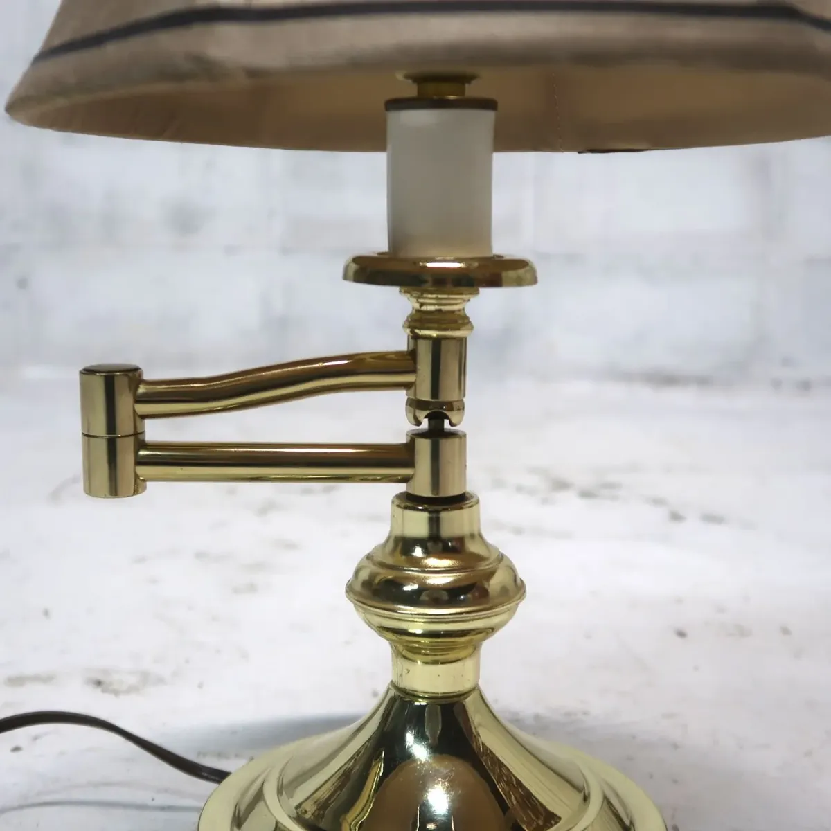 ゴールドメタル テーブルランプ