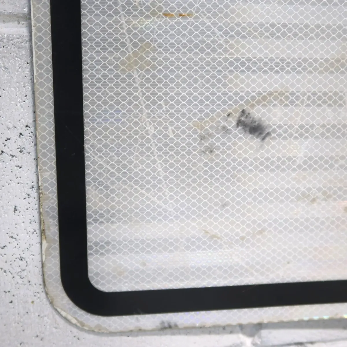 KEEP RIGHT ロードサイン