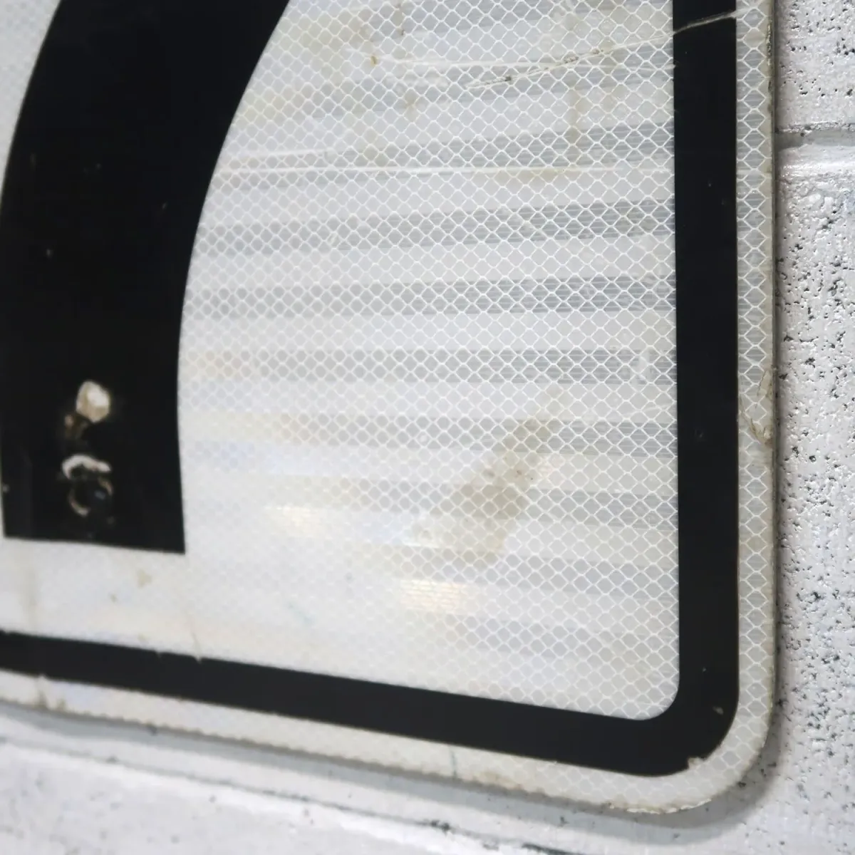 KEEP RIGHT ロードサイン