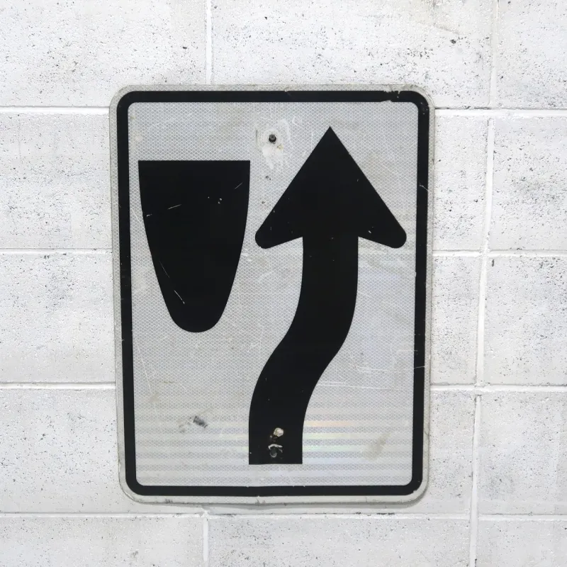 KEEP RIGHT ロードサイン