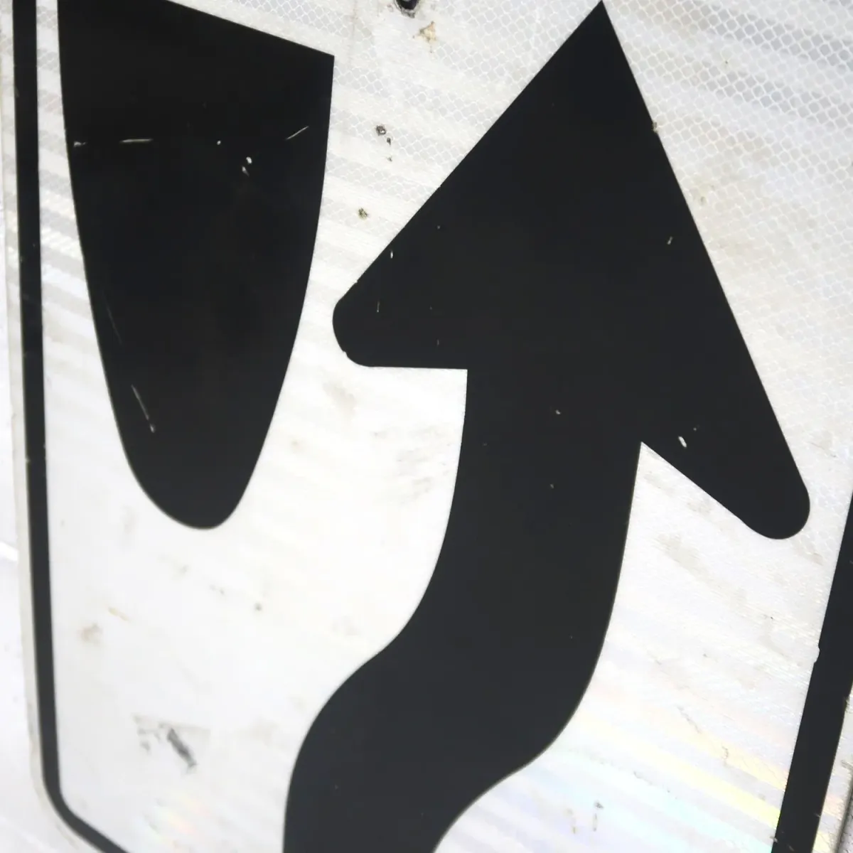 KEEP RIGHT ロードサイン