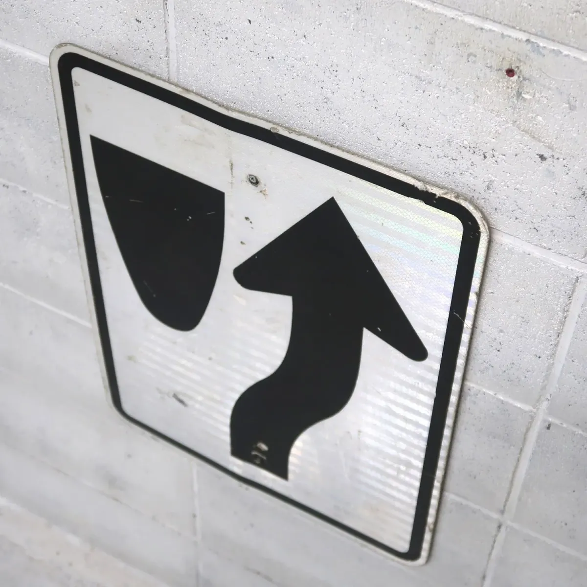 KEEP RIGHT ロードサイン