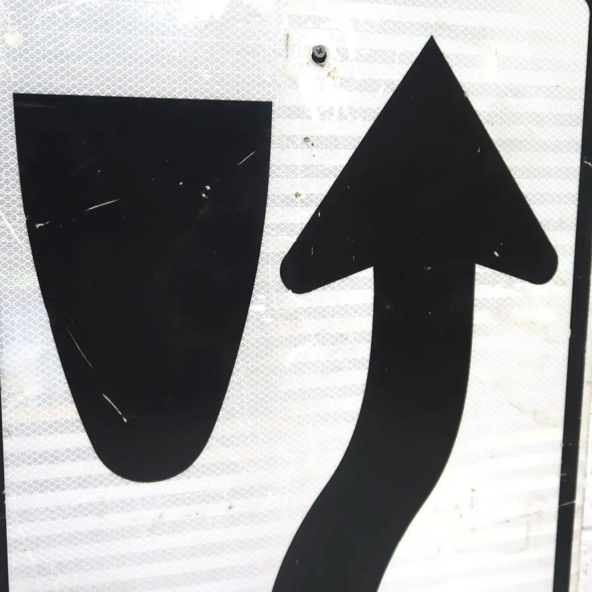 KEEP RIGHT ロードサイン