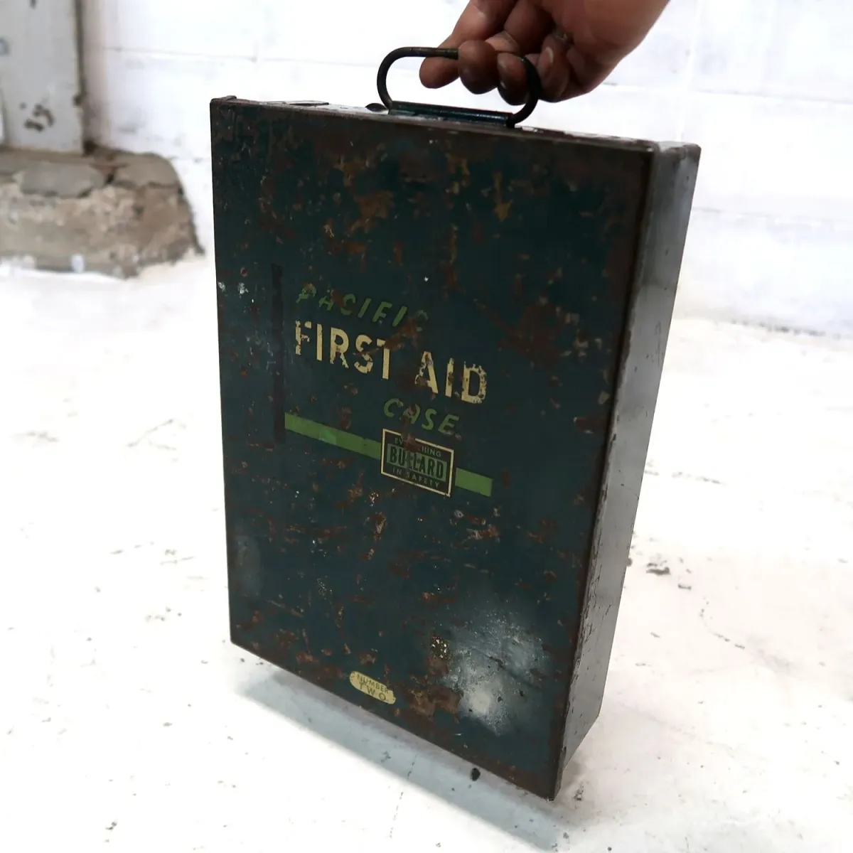 BULLARD ビンテージ FIRST AID メタルボックス ミリタリー