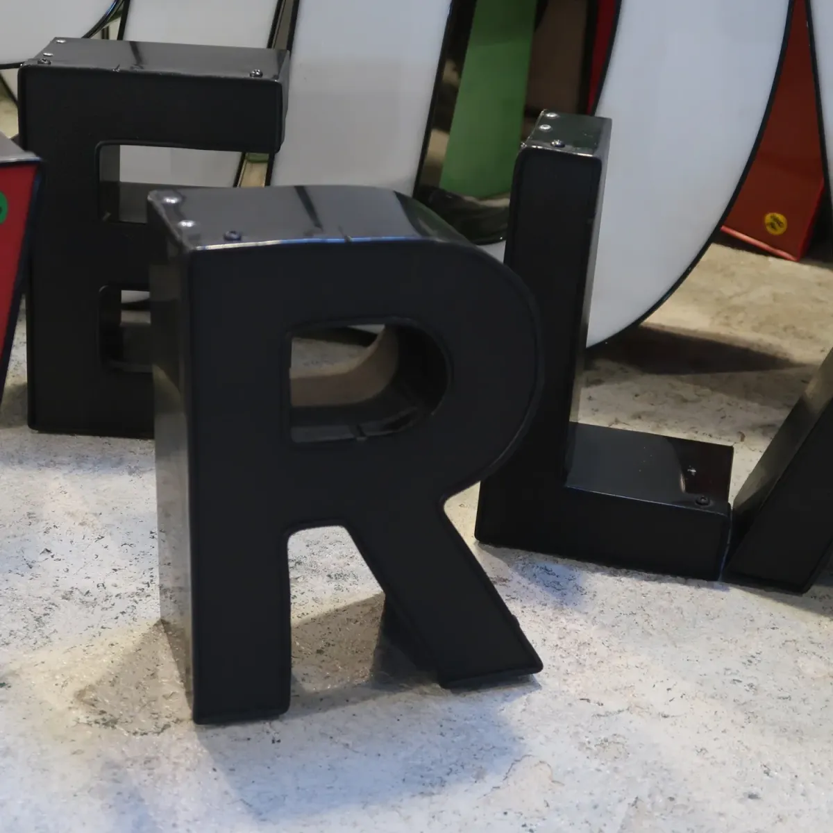 ビンテージ レターサイン ミニサイズ R