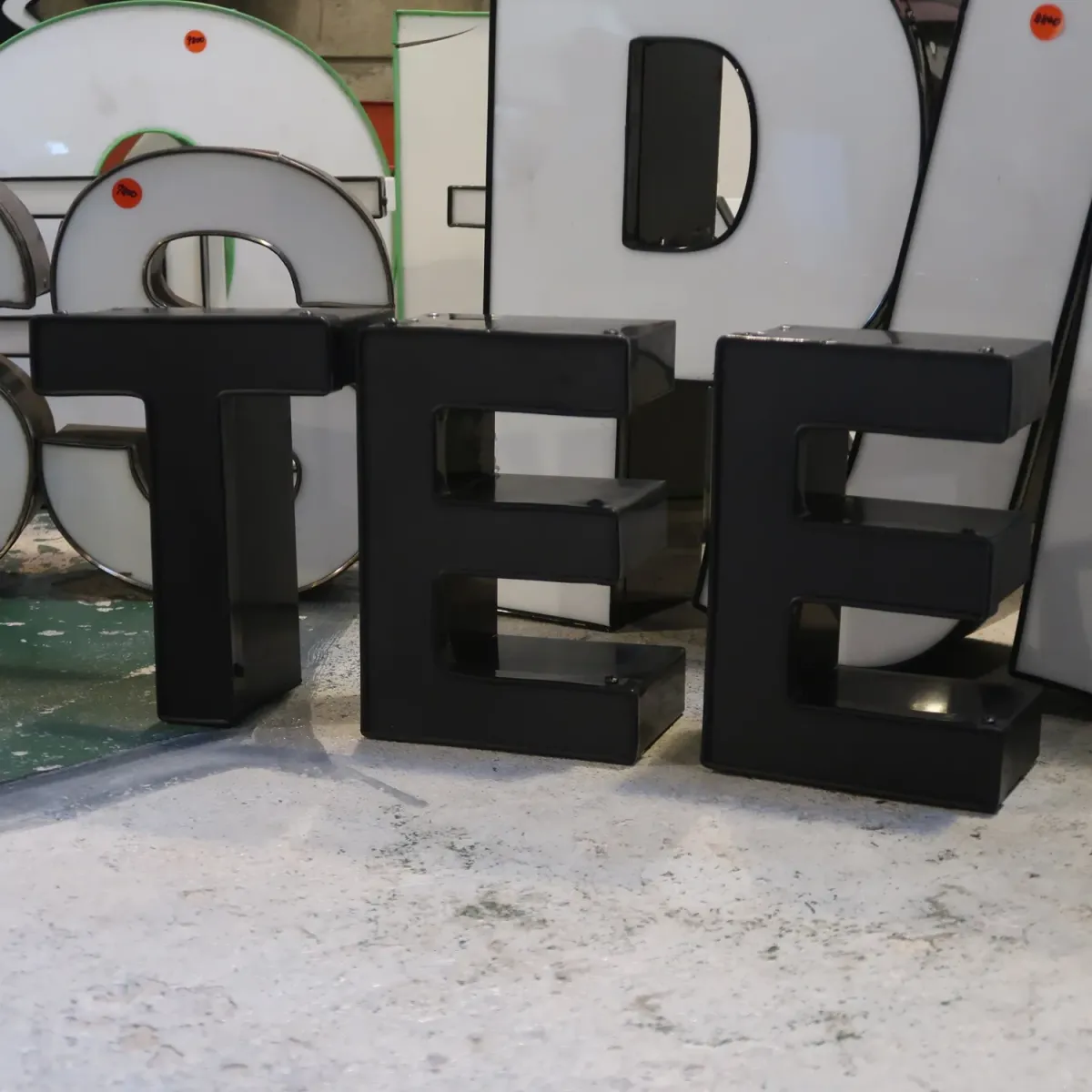 ビンテージ レターサイン ミニサイズ E