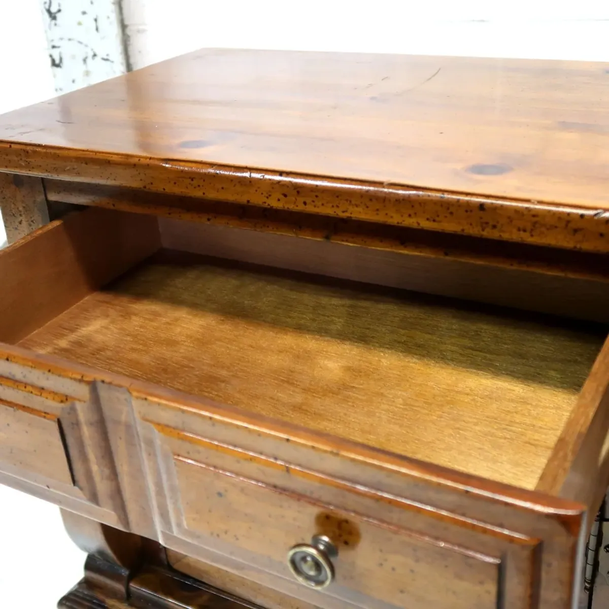 アンティーク ナイトスタンド