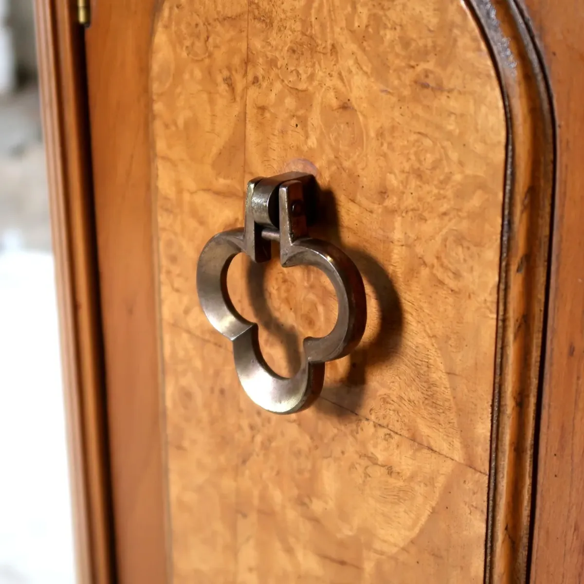 BASSETT FURNITURE アンティーク ラウンドサイドテーブル