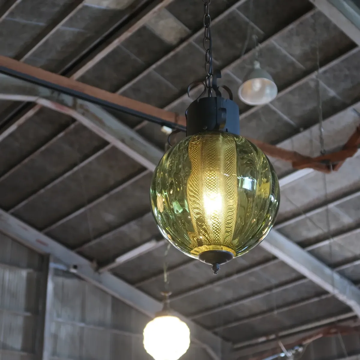 アンティーク グリーンガラス ペンダントランプ