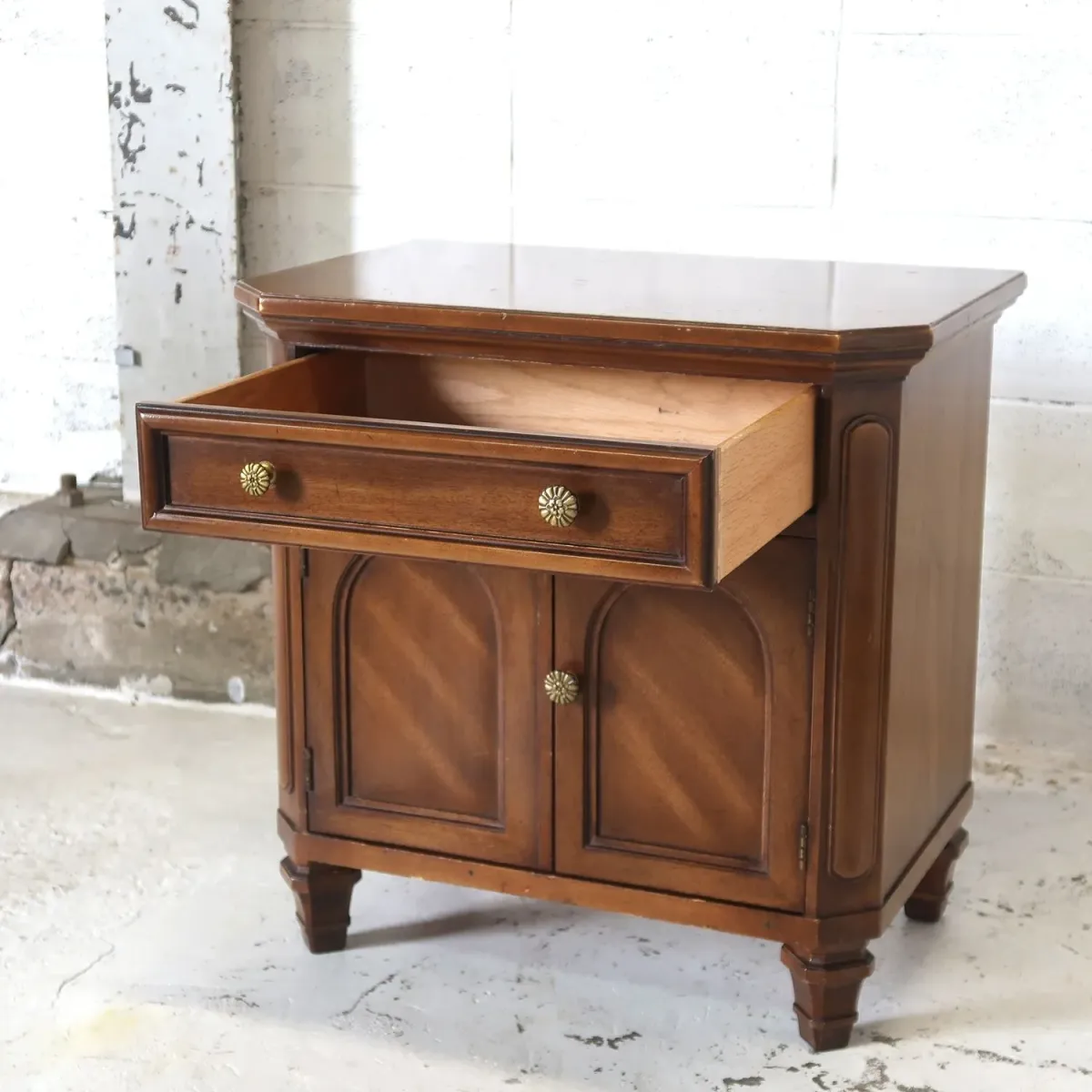 DREXEL アンティーク ナイトスタンド