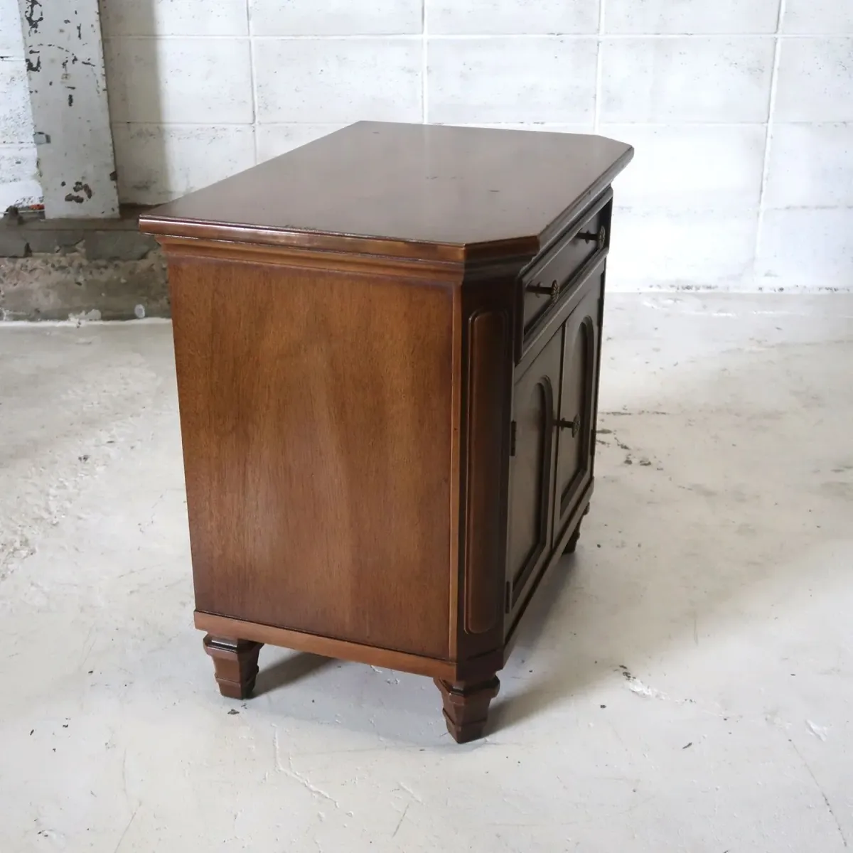 DREXEL アンティーク ナイトスタンド