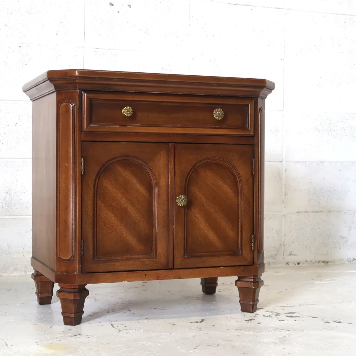 DREXEL アンティーク ナイトスタンド