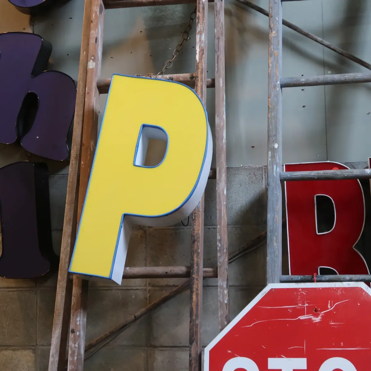 ビンテージ レターサイン P