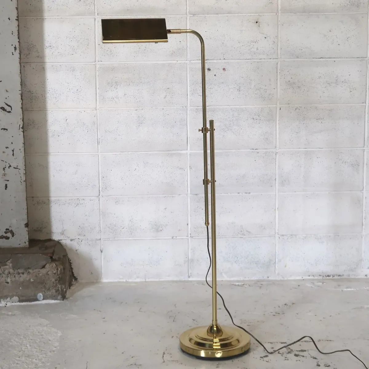 アンティーク ゴールドメタル フロアランプ