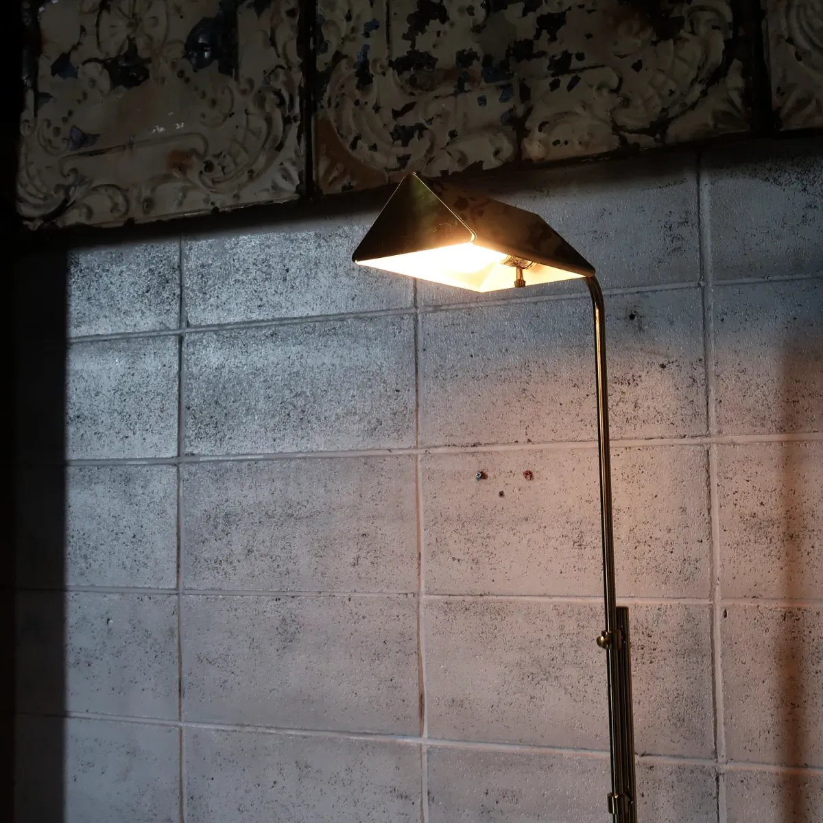 アンティーク ゴールドメタル フロアランプ