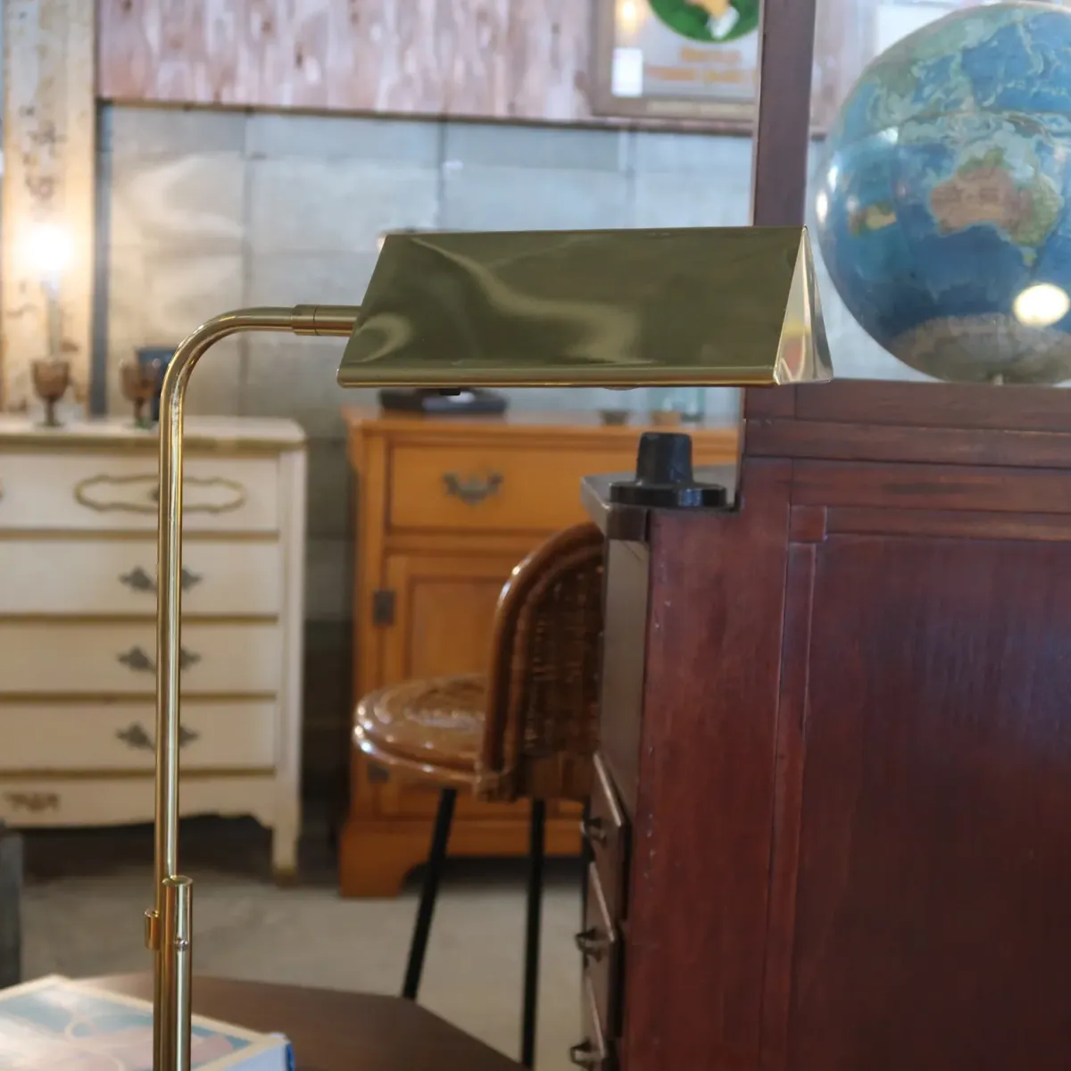 アンティーク ゴールドメタル フロアランプ