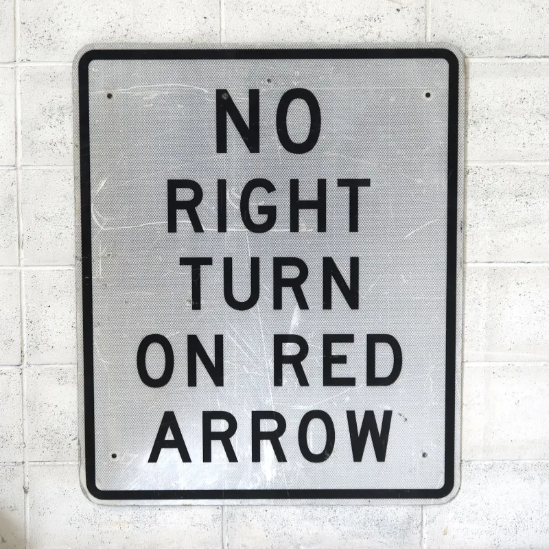 NO RIGHT TURN 大型ロードサイン