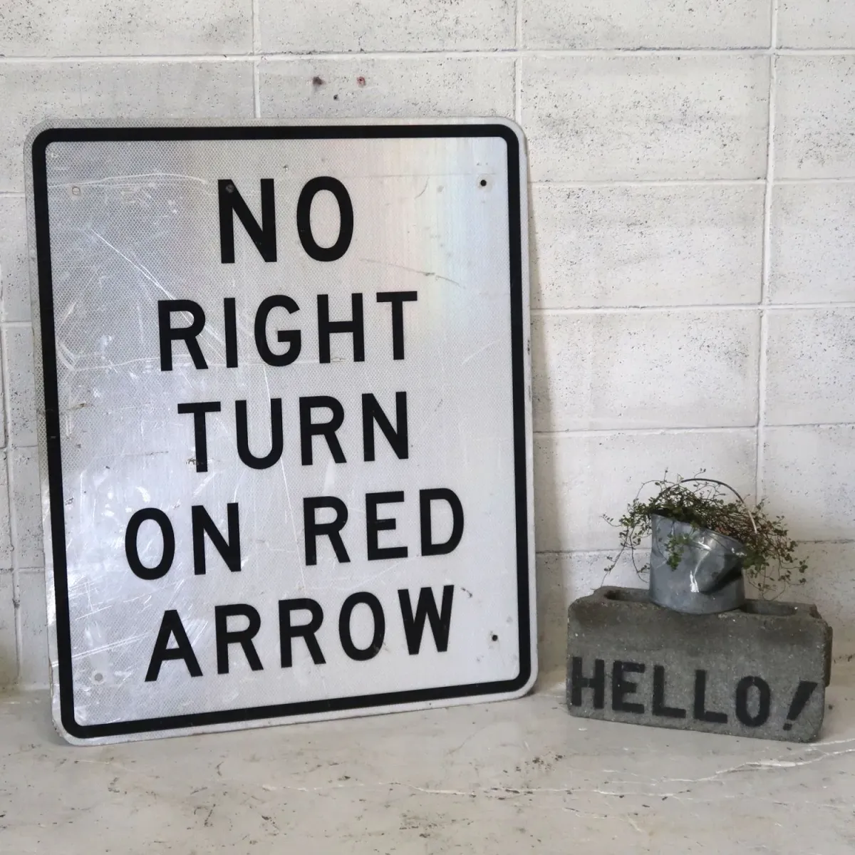 NO RIGHT TURN 大型ロードサイン