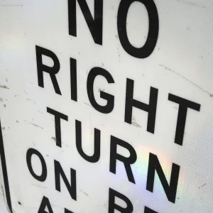 NO RIGHT TURN 大型ロードサイン