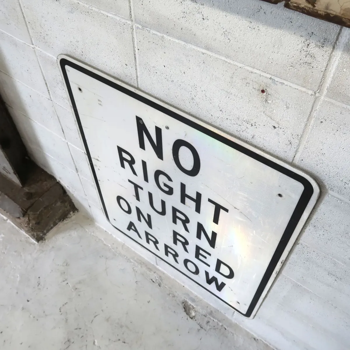 NO RIGHT TURN 大型ロードサイン