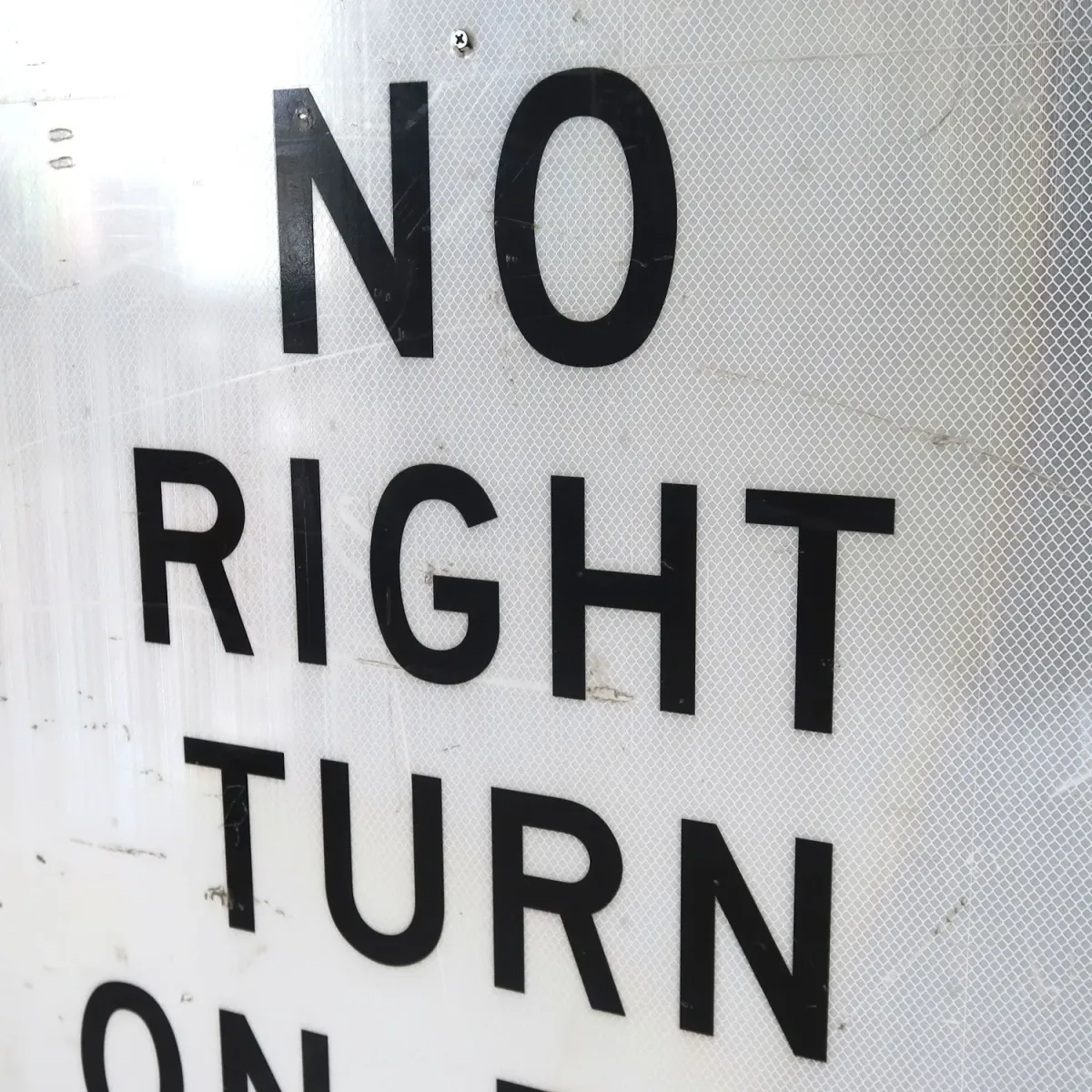 NO RIGHT TURN 大型ロードサイン
