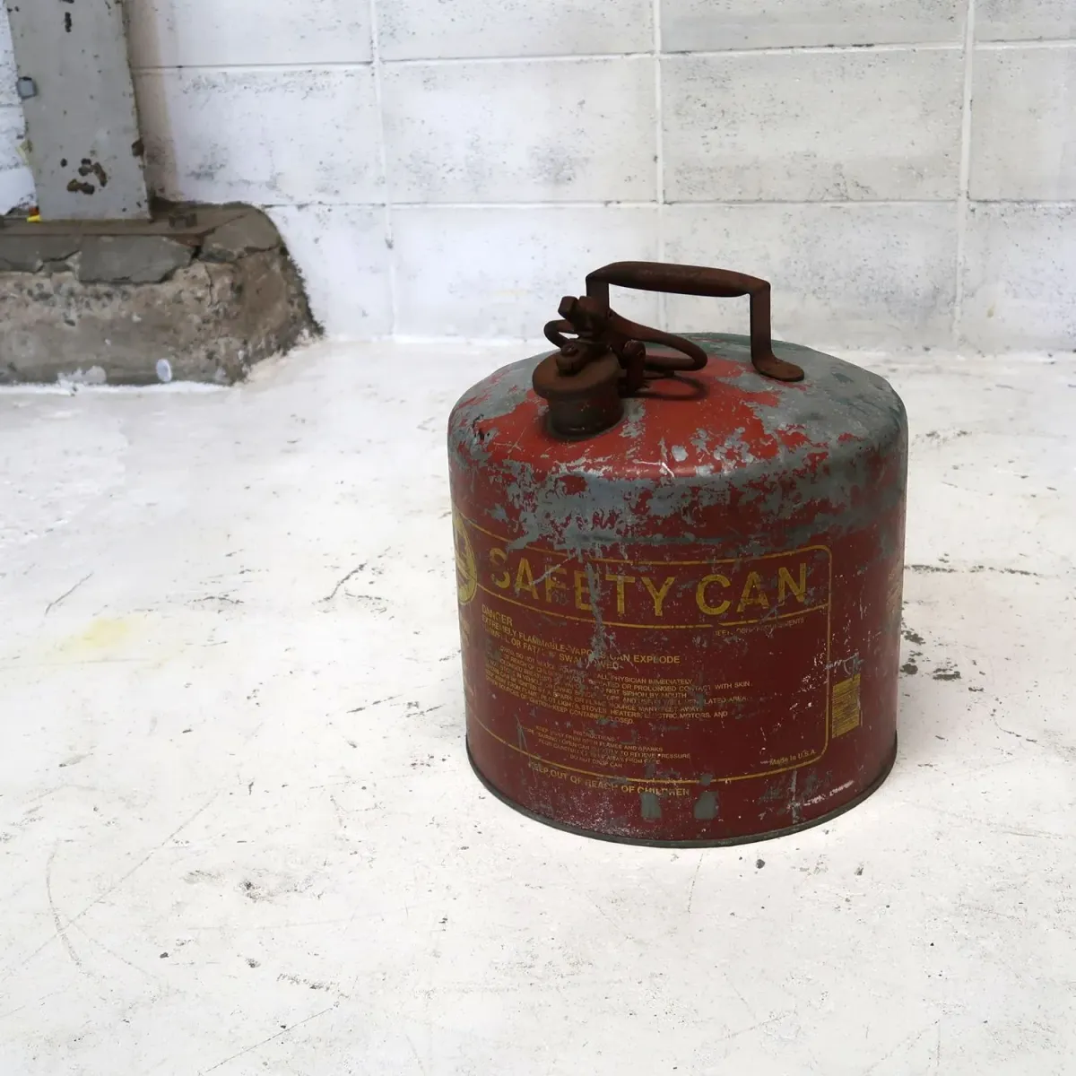 EAGLE ビンテージ セーフティカン