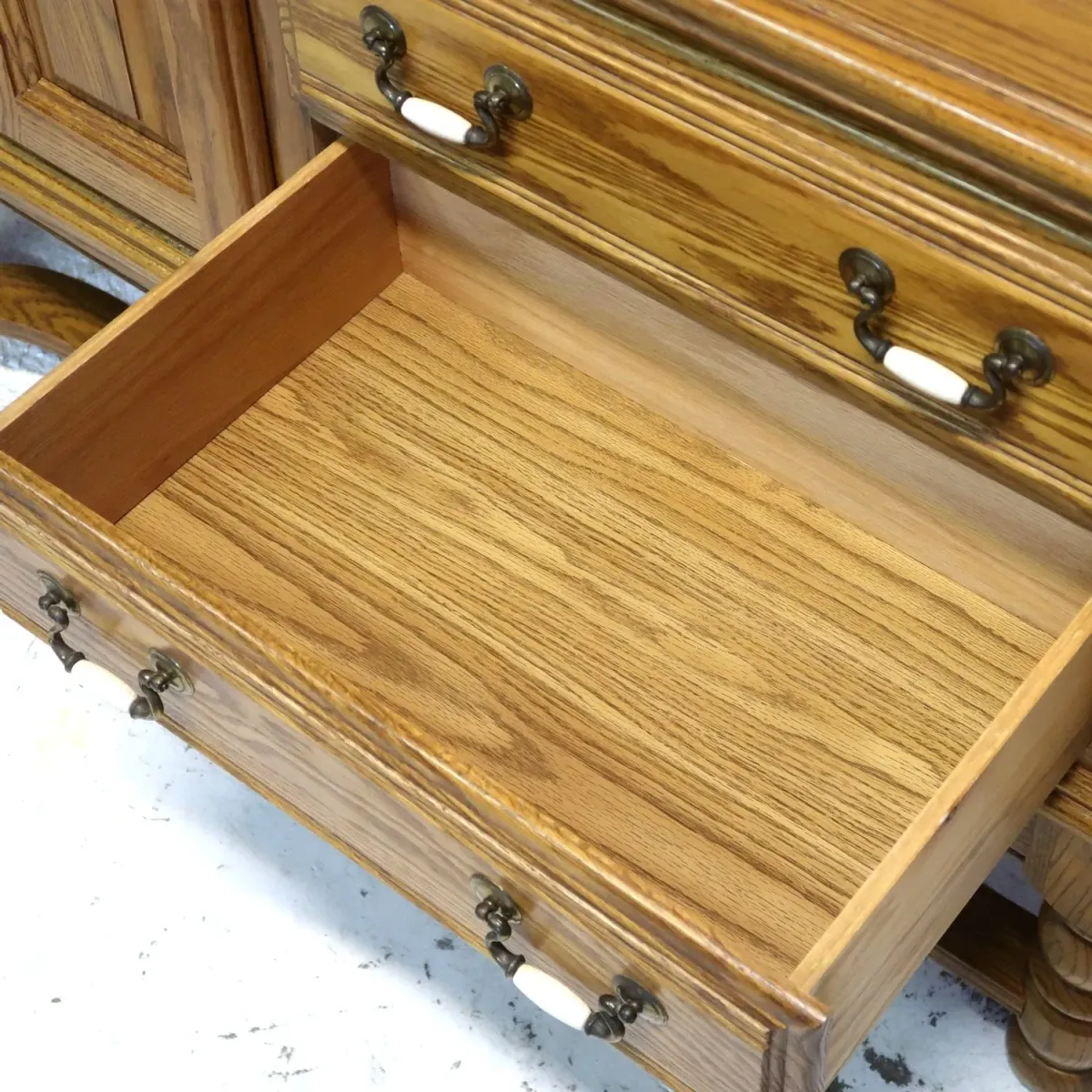 Virginia House アンティーク サイドボード オーク