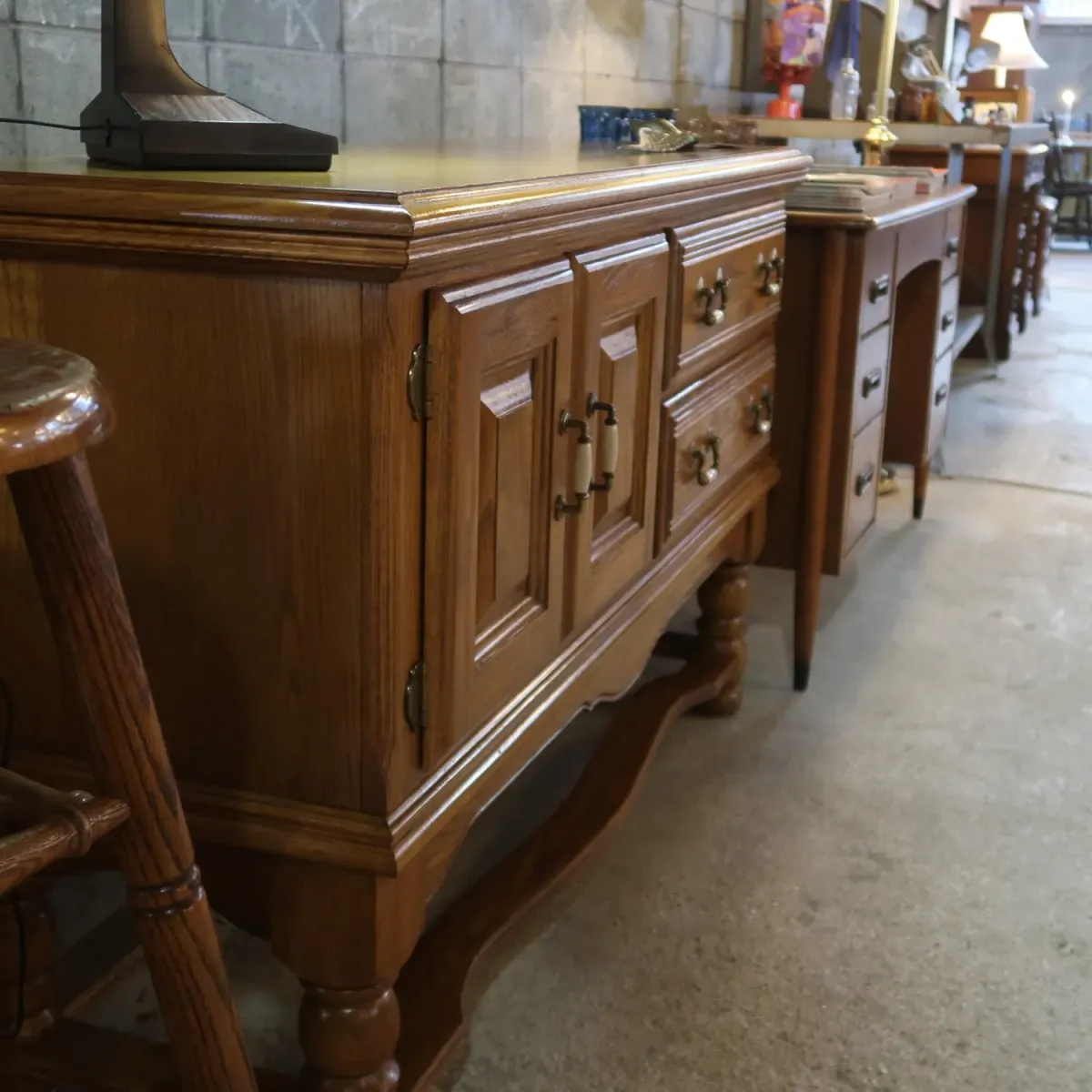 Virginia House アンティーク サイドボード オーク