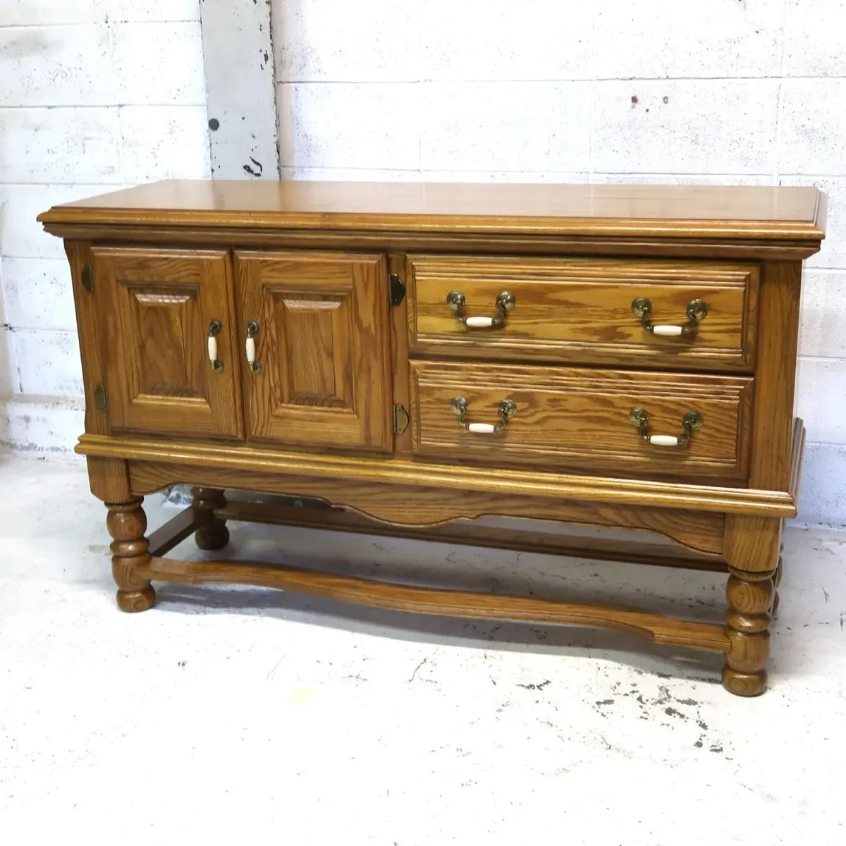 Virginia House アンティーク サイドボード オーク