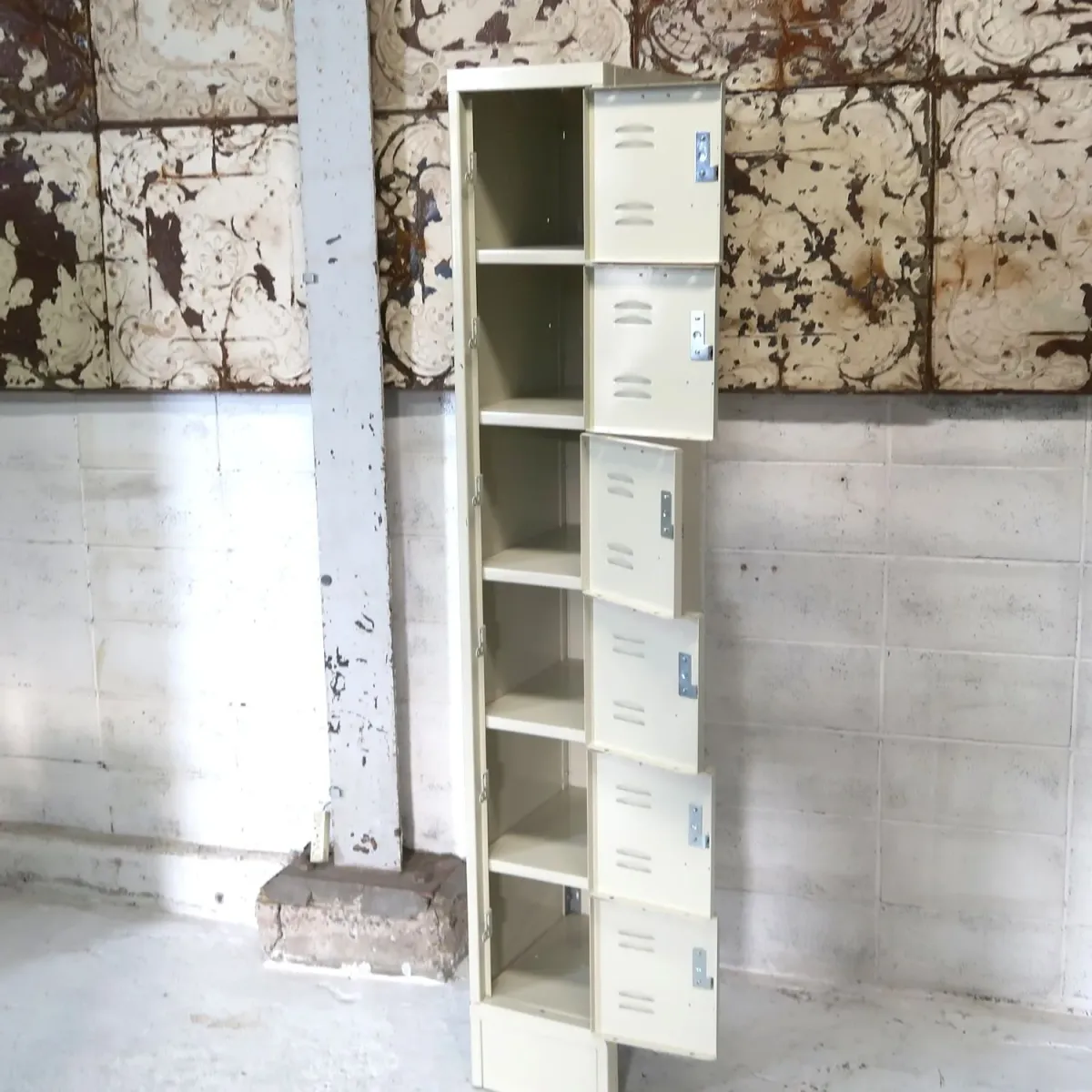 Hallowell メタルロッカー