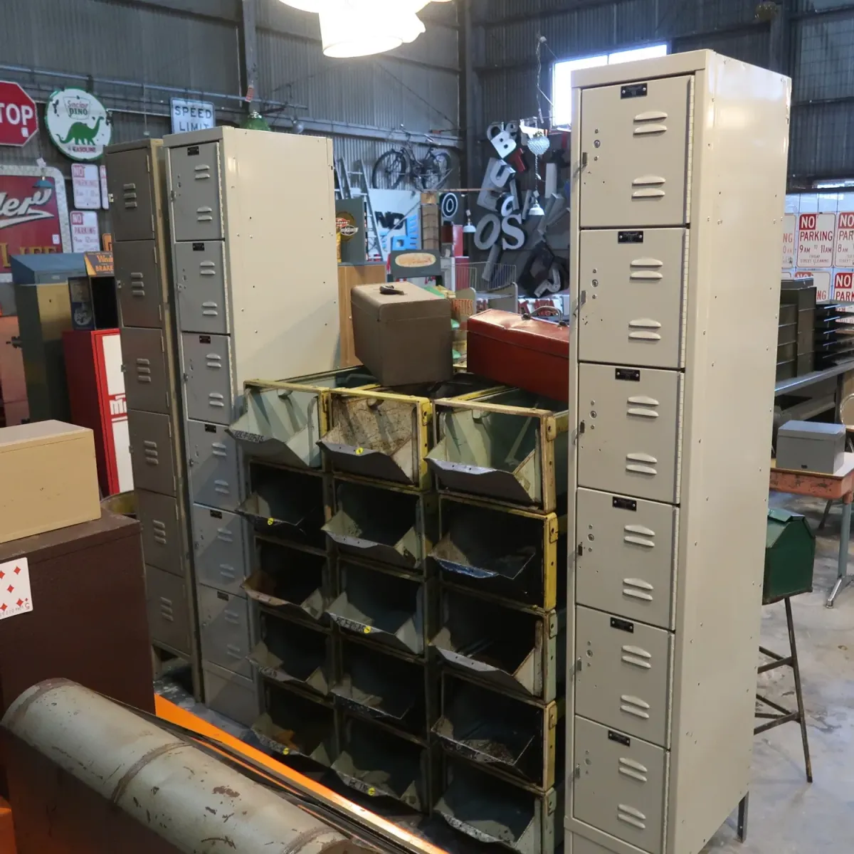 Hallowell メタルロッカー